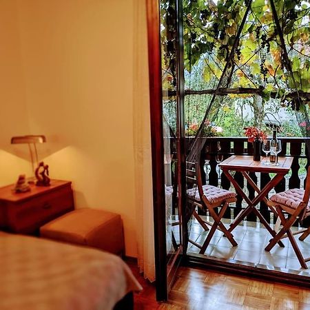 Apartment Kolodvor Dornberk Bagian luar foto