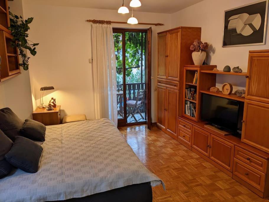 Apartment Kolodvor Dornberk Bagian luar foto