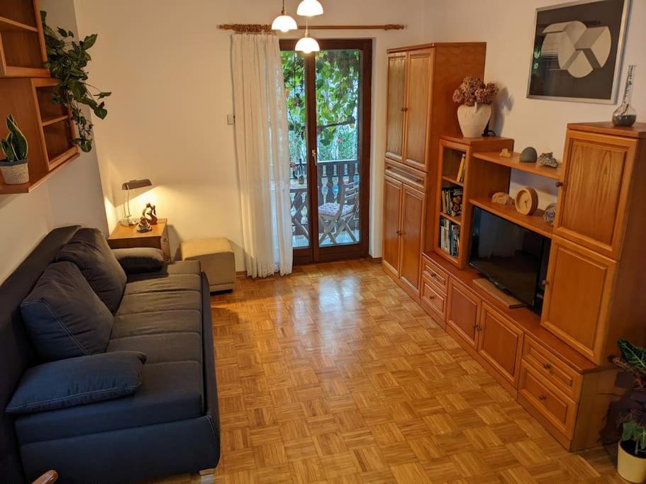 Apartment Kolodvor Dornberk Bagian luar foto